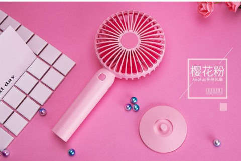 女生最喜欢的礼物排行-恋爱撩妹网-聊天话术|脱单方法|约会技巧|哄女生|牵手探探微信聊天案例|