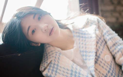 看上去高冷的女孩好追吗-恋爱撩妹网-聊天话术|脱单方法|约会技巧|哄女生|牵手探探微信聊天案例|