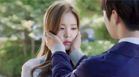 约会时出现这些小动作,只会惹的女生反感-恋爱撩妹网-聊天话术|脱单方法|约会技巧|哄女生|牵手探探微信聊天案例|