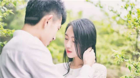 约会时出现这些小动作,只会惹的女生反感 约会时出现这些小动作,只会惹的女生反感第4张