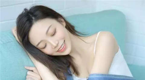 和女生聊天第一句话怎么说？-恋爱撩妹网-聊天话术|脱单方法|约会技巧|哄女生|牵手探探微信聊天案例|