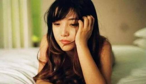 懂得这几个姿势，女生就会对你想入非非