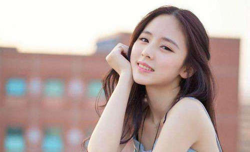 正在追的女孩子过生日送什么礼物好？-恋爱撩妹网-聊天话术|脱单方法|约会技巧|哄女生|牵手探探微信聊天案例|