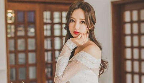微信上追女孩聊天记录，从认识女生开始到建立吸引-恋爱撩妹网-聊天话术|脱单方法|约会技巧|哄女生|牵手探探微信聊天案例|