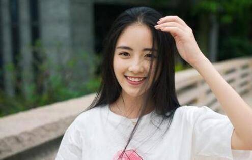 女生对男生笑代表什么？是不是对我有好感-恋爱撩妹网-聊天话术|脱单方法|约会技巧|哄女生|牵手探探微信聊天案例|