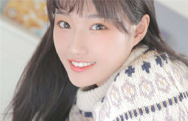 女朋友专一的表现有哪些？告诉你女朋友专一的表现！-恋爱撩妹网-聊天话术|脱单方法|约会技巧|哄女生|牵手探探微信聊天案例|