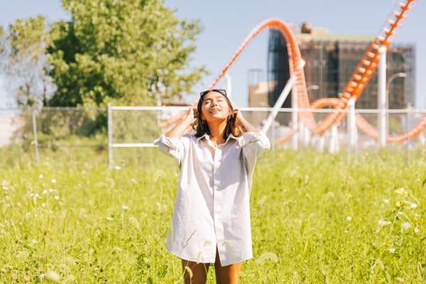 女生说自己嗓子疼怎么回复？教你如何暖心回复-恋爱撩妹网-聊天话术|脱单方法|约会技巧|哄女生|牵手探探微信聊天案例|