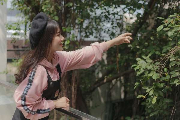 第一次和女生聊天聊什么？怎么给对方留下好印象-文章
