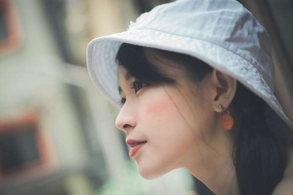 自己找的聊天话题妹子不喜欢该怎么办？用这个方法，和她无话不谈！-恋爱撩妹网-聊天话术|脱单方法|约会技巧|哄女生|牵手探探微信聊天案例|