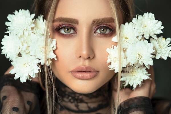 找妹子聊天聊些什么好？学会这几招漂亮妹妹主动找你聊！-恋爱撩妹网-聊天话术|脱单方法|约会技巧|哄女生|牵手探探微信聊天案例|