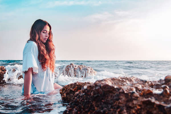 女生说关系发展太快了怎么回？高情商男人的标准答案！-恋爱撩妹网-聊天话术|脱单方法|约会技巧|哄女生|牵手探探微信聊天案例|