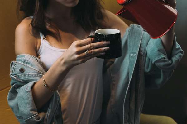 女生刚睡醒说好困怎么幽默回复？-恋爱撩妹网-聊天话术|脱单方法|约会技巧|哄女生|牵手探探微信聊天案例|