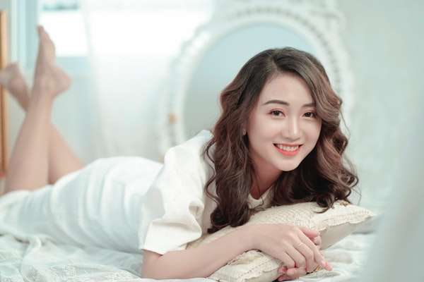 如何让女生主动靠近自己？高情商男人教你三个绝招！-恋爱撩妹网-聊天话术|脱单方法|约会技巧|哄女生|牵手探探微信聊天案例|