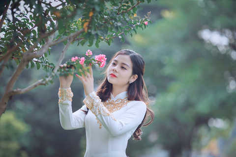 和女生聊什么话题，才能让她感兴趣？-恋爱撩妹网-聊天话术|脱单方法|约会技巧|哄女生|牵手探探微信聊天案例|