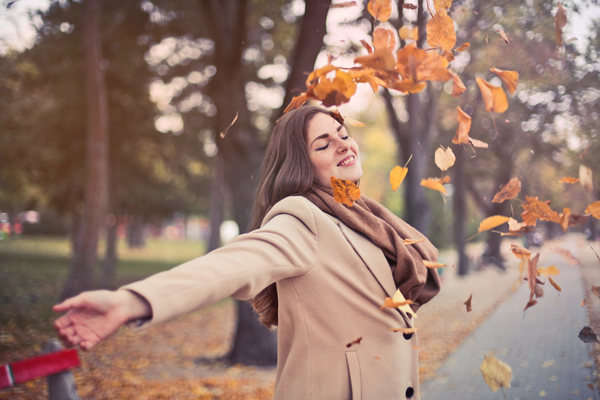 和女生聊天冷场急救话题，高情商撩妹必读的四个技巧-恋爱撩妹网-聊天话术|脱单方法|约会技巧|哄女生|牵手探探微信聊天案例|