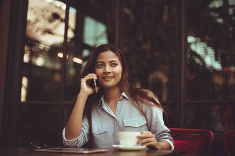 晚上睡前给女孩打电话说什么，怎么找话题聊天？-恋爱撩妹网-聊天话术|脱单方法|约会技巧|哄女生|牵手探探微信聊天案例|