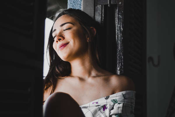 现实中和女生聊天技巧，让她对你无话不谈-恋爱撩妹网-聊天话术|脱单方法|约会技巧|哄女生|牵手探探微信聊天案例|