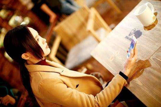 女生对你有这些表现就别傻着了，赶紧追到手吧！