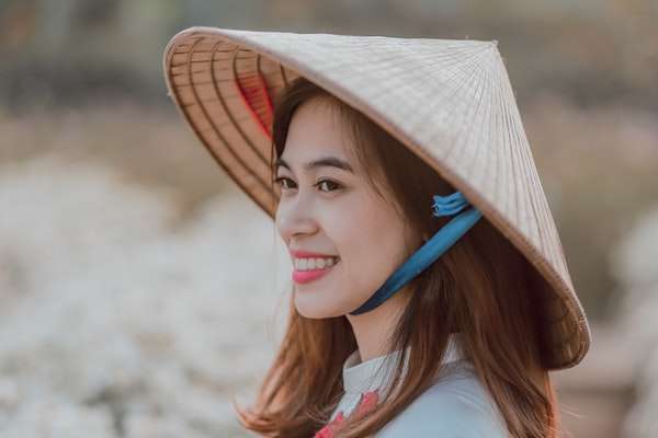 给女生打电话开头说啥？高情商男人一般这样做-恋爱撩妹网-聊天话术|脱单方法|约会技巧|哄女生|牵手探探微信聊天案例|