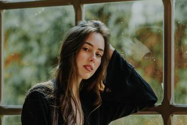 约会中，女生的这些举措，表示女生对你感兴趣-恋爱撩妹网-聊天话术|脱单方法|约会技巧|哄女生|牵手探探微信聊天案例|