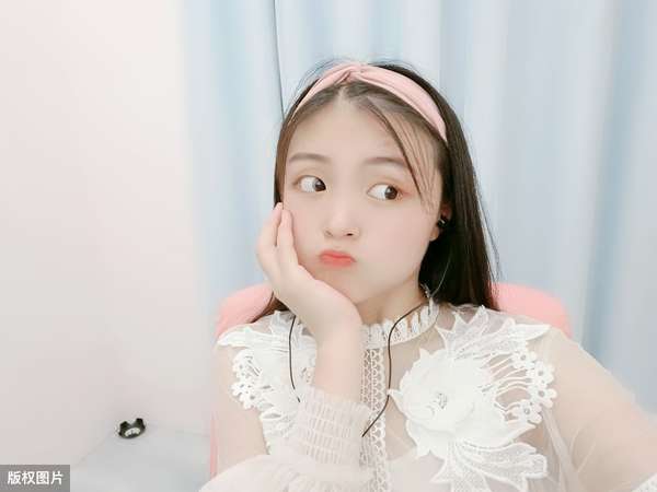 追内向女生其实有“特效药”，不比乐观的女生难追-恋爱撩妹网-聊天话术|脱单方法|约会技巧|哄女生|牵手探探微信聊天案例|