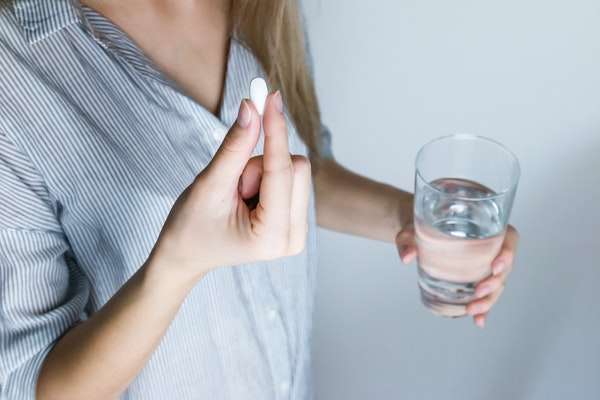 女生说牙疼怎么高情商回复？让你的关心恰到好处-恋爱撩妹网-聊天话术|脱单方法|约会技巧|哄女生|牵手探探微信聊天案例|