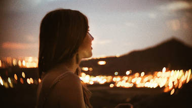 “谁说我跟你暧昧，我就是你女朋友了？”-恋爱撩妹网-聊天话术|脱单方法|约会技巧|哄女生|牵手探探微信聊天案例|