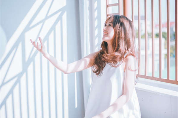 早上跟女孩微信打招呼的幽默句子（微信开场白），1秒钟吸引女孩！-恋爱撩妹网-聊天话术|脱单方法|约会技巧|哄女生|牵手探探微信聊天案例|