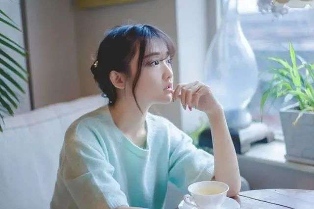追女生经验：巧用“讲故事”，解决了男生不会跟女生聊天的窘境-恋爱撩妹网-聊天话术|脱单方法|约会技巧|哄女生|牵手探探微信聊天案例|