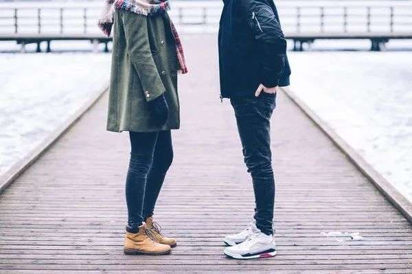 为什么男生分手后,明明自己很难受,却不愿意复合?-恋爱撩妹网-聊天话术|脱单方法|约会技巧|哄女生|牵手探探微信聊天案例|