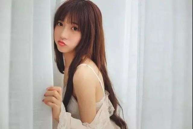 女人问你“在干嘛”？万能的3种回复方式让你们在一起-恋爱撩妹网-聊天话术|脱单方法|约会技巧|哄女生|牵手探探微信聊天案例|