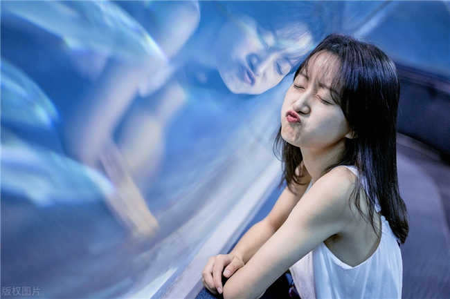 女生经常回复哈哈哈，男生要怎么幽默的回复？-恋爱撩妹网-聊天话术|脱单方法|约会技巧|哄女生|牵手探探微信聊天案例|