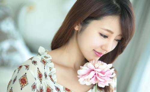 和女生关系暧昧她却不承认关系，该怎么再进一步？