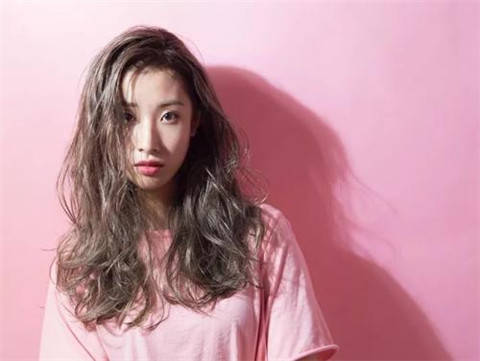 疫情宅在家，怎么和女生聊天才能建立吸引力?