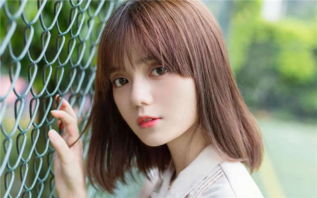 男生问：喜欢的女生有男朋友，跟女生保持距离后，女生反而会主动找我聊天，接下来我该怎么办？-恋爱撩妹网-聊天话术|脱单方法|约会技巧|哄女生|牵手探探微信聊天案例|