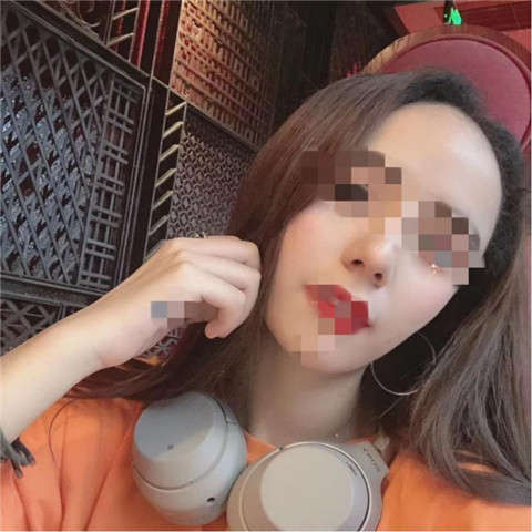 “你知不知道刚刚那个女生喜欢你？”