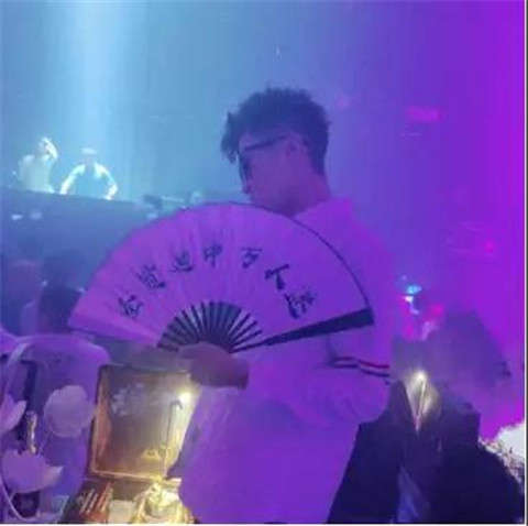 蹦迪选手实录：没有行情-恋爱撩妹网-聊天话术|脱单方法|约会技巧|哄女生|牵手探探微信聊天案例|