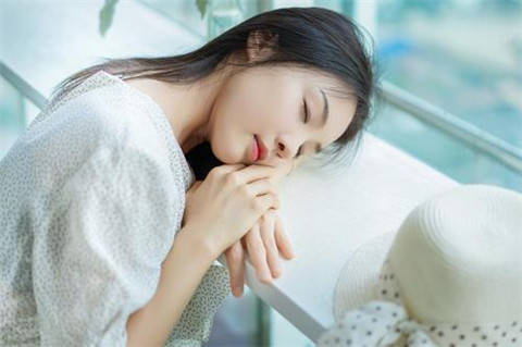 和女生聊天找什么话题比较好？-恋爱撩妹网-聊天话术|脱单方法|约会技巧|哄女生|牵手探探微信聊天案例|