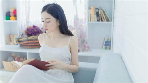 找女生聊天她一直不理我，该怎么办？