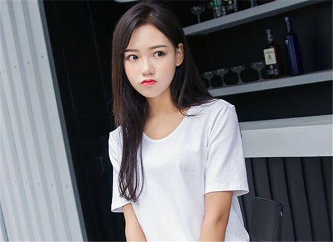 什么样的女生一看就觉得追不到？-恋爱撩妹网-聊天话术|脱单方法|约会技巧|哄女生|牵手探探微信聊天案例|