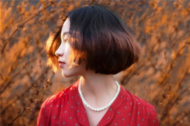 女生坐腿杀对男生的杀伤力究竟有多大？-恋爱撩妹网-聊天话术|脱单方法|约会技巧|哄女生|牵手探探微信聊天案例|