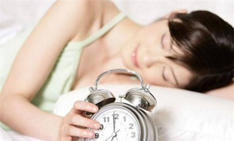 女生晚上对你说早点睡，怎么回复？-恋爱撩妹网-聊天话术|脱单方法|约会技巧|哄女生|牵手探探微信聊天案例|
