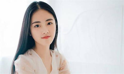 和刚加微信的女生怎么聊天，才能更好的聊下去？