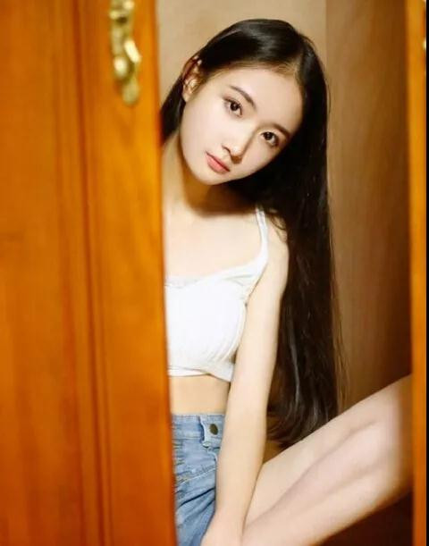 和刚认识的女生聊天避免一问一答，一招冷读搞定