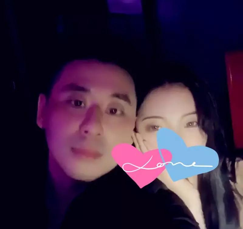 实战聊天案列：2女争1男，我被长腿小姐姐疯狂kiss