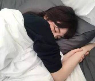 可以给女朋友讲的睡前故事，比晚安还有用的告白