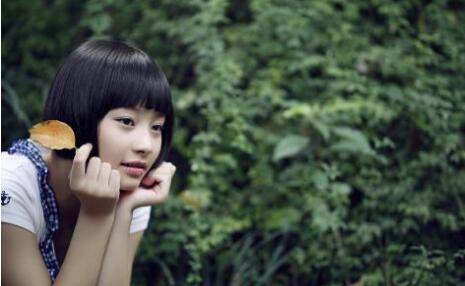 女生见到男生害羞紧张意味着什么？是喜欢我么