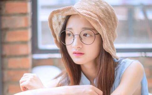 向女生表白唱什么歌比较好？不会说话就用情歌表白