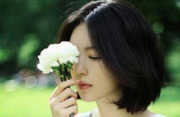 和女友相处久了聊天找不到话题怎么办