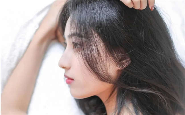 女生不开心，想明白这2个问题，你再去安慰她-恋爱撩妹网-聊天话术|脱单方法|约会技巧|哄女生|牵手探探微信聊天案例|